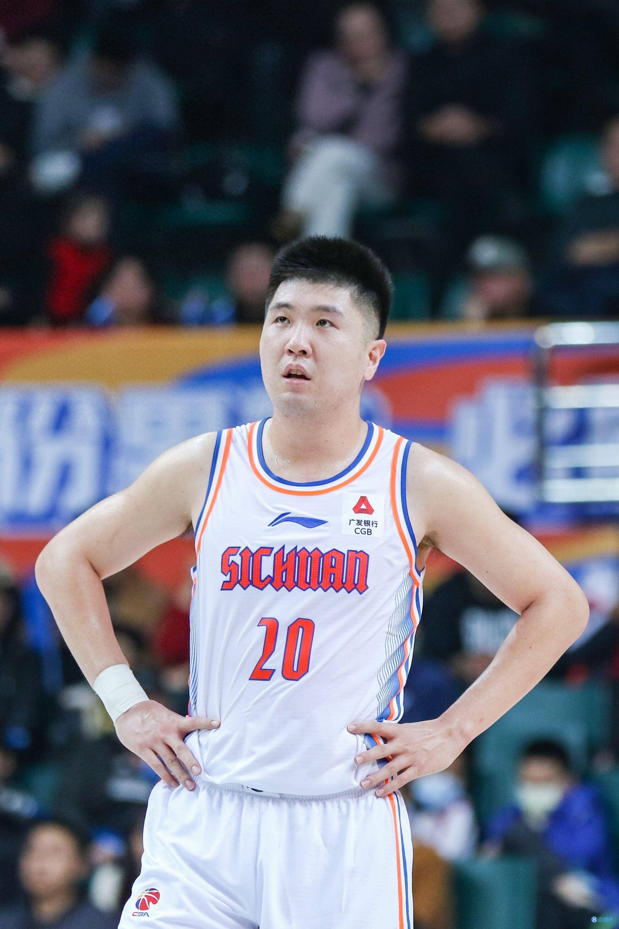 关于四川男篮新人表现抢眼，有望成为未来核心的信息